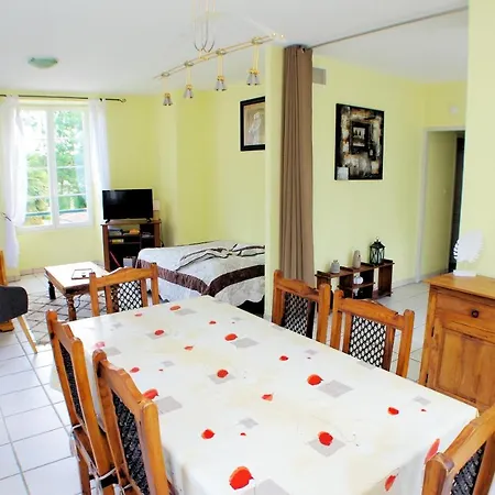 Holiday home Le Domaine De L'escadasse Faycelles
